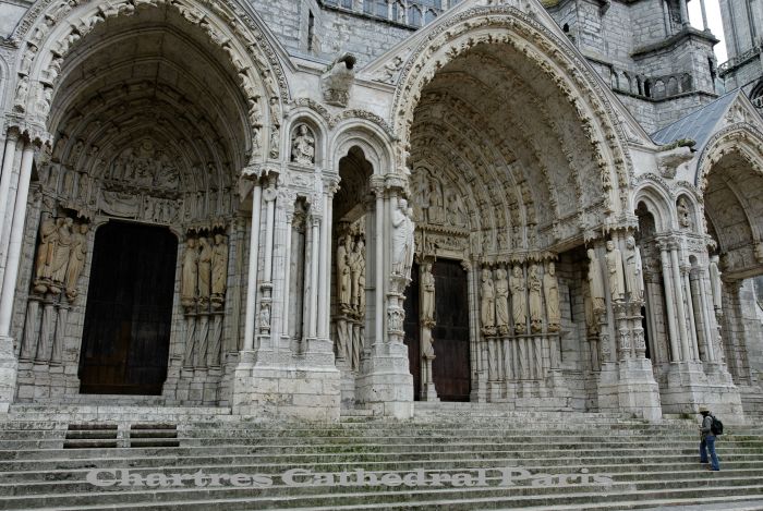 paris taxi booking for visit chartres cathedral paris
