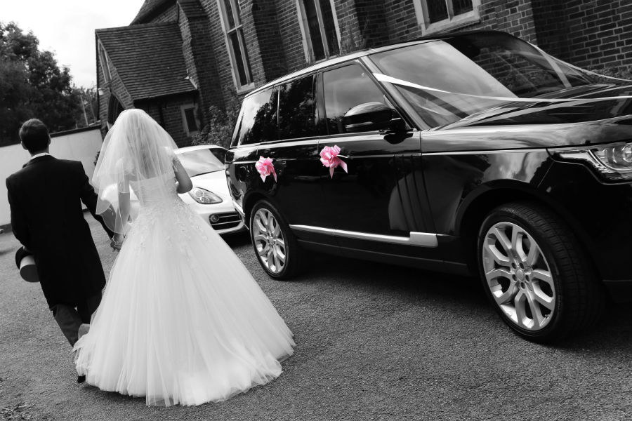 Wedding Car Hire Services by Taxis in Paris